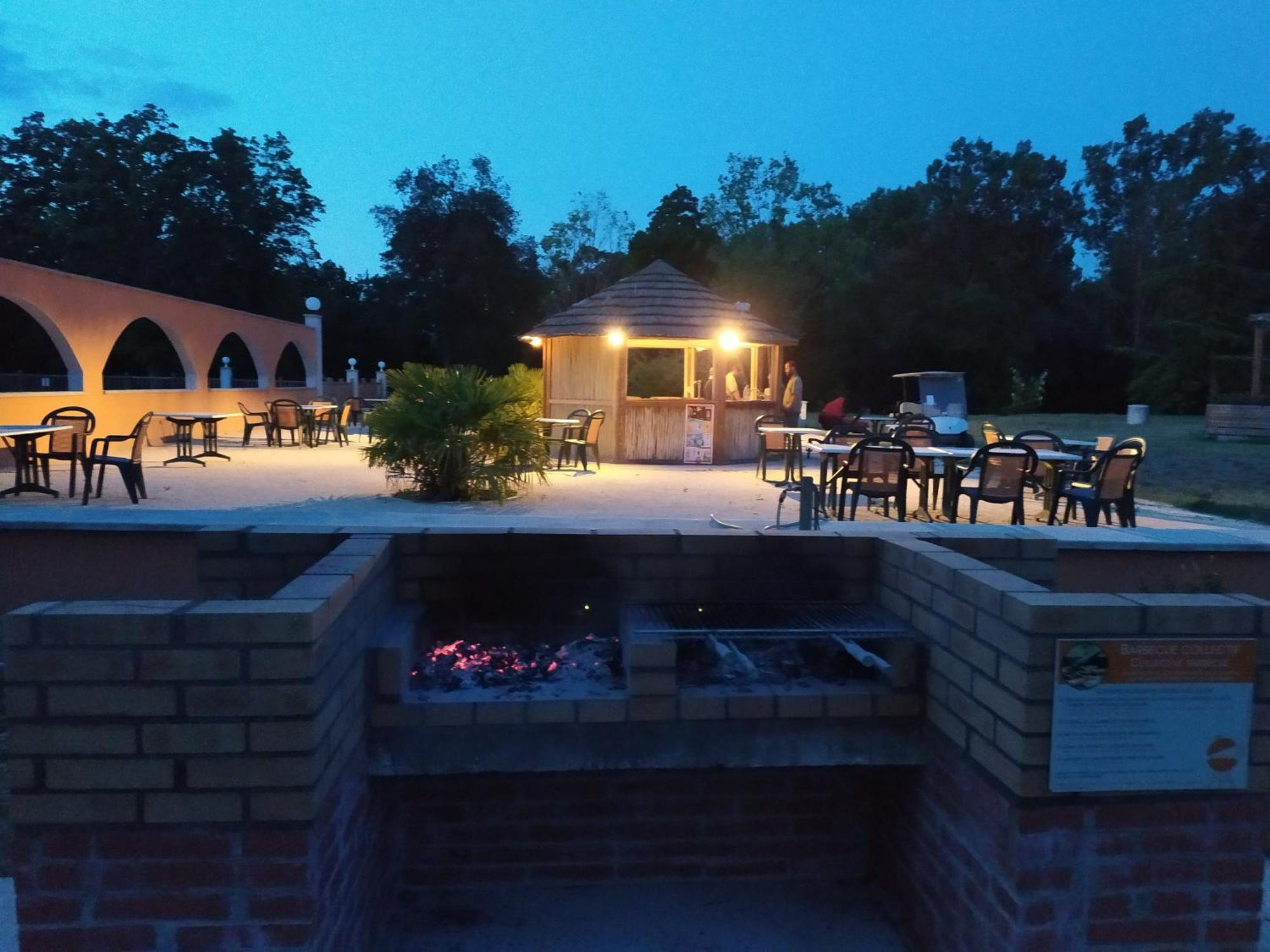 Camping Domaine De Senaud Albon Exterior photo